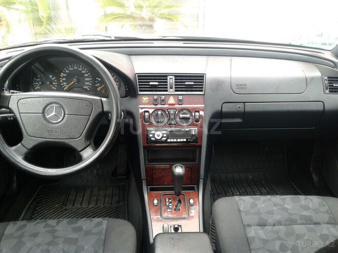 Mercedes C 180 2000, 245,000 km - 1.8 л - Göygöl