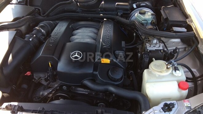 Mercedes E 240 2000, 208,000 km - 2.6 л - Bakı