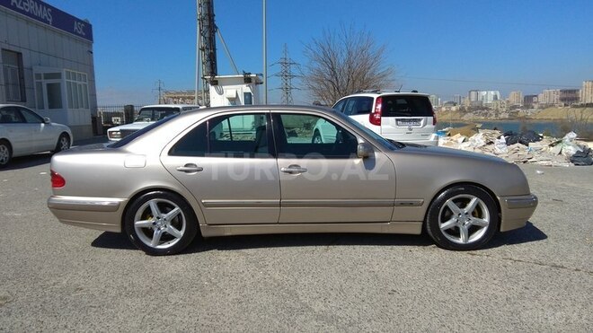 Mercedes E 240 2000, 208,000 km - 2.6 л - Bakı