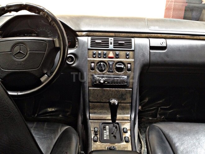Mercedes E 240 1996, 345,000 km - 2.4 l - Bakı