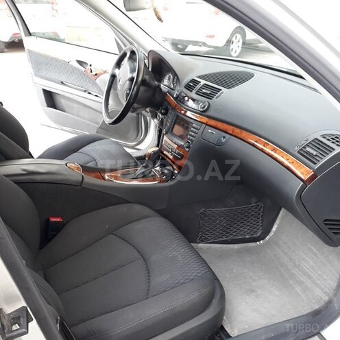 Mercedes E 240 2002, 104,000 km - 2.6 l - Bakı
