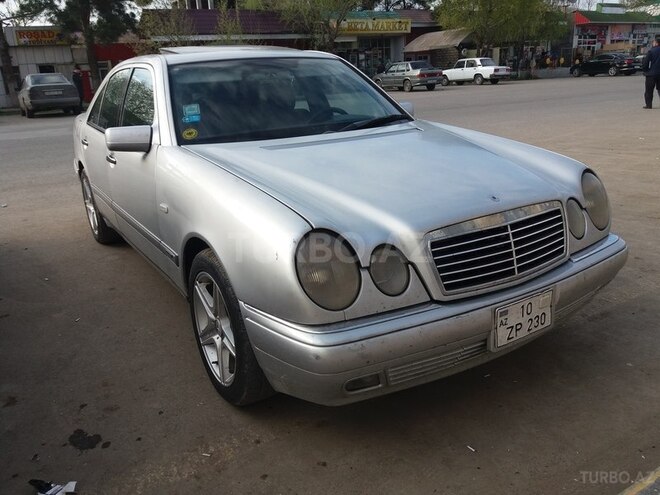 Mercedes E 230 1995, 346,456 km - 2.3 l - Bakı