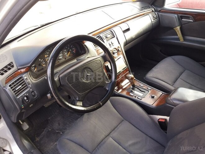 Mercedes E 230 1995, 346,456 km - 2.3 l - Bakı