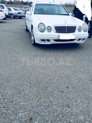 Mercedes E 240 2001, 180,000 km - 2.4 l - Bakı