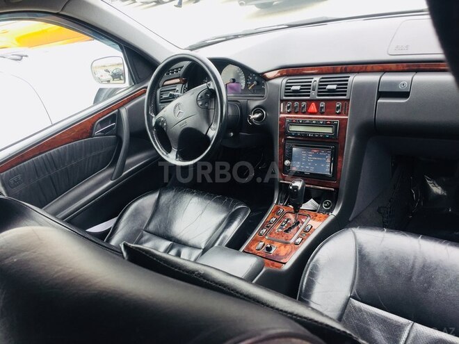Mercedes E 240 2001, 180,000 km - 2.4 l - Bakı