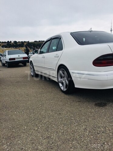 Mercedes E 240 2001, 180,000 km - 2.4 l - Bakı