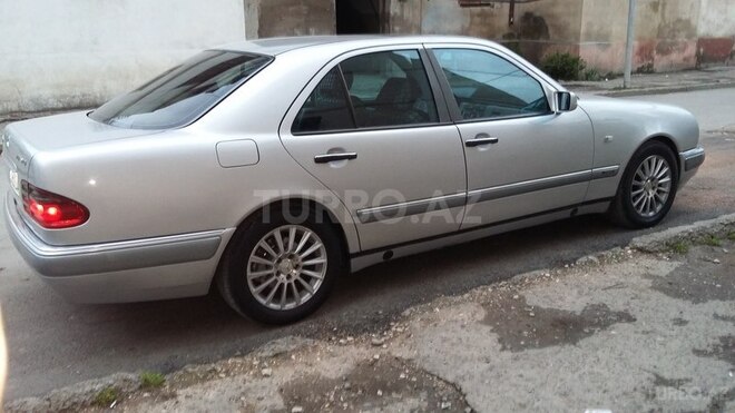 Mercedes E 240 1998, 325,350 km - 2.4 l - Mingəçevir
