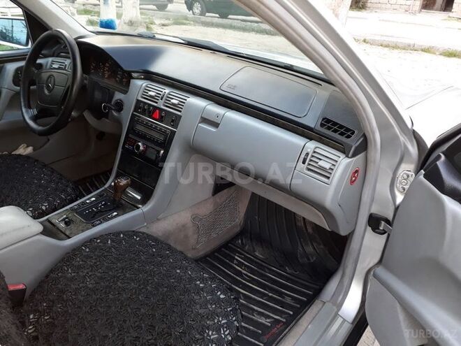 Mercedes E 240 1998, 325,350 km - 2.4 l - Mingəçevir