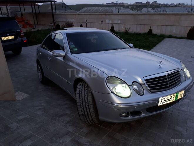 Mercedes E 220 2003, 253,000 km - 2.2 l - Bakı