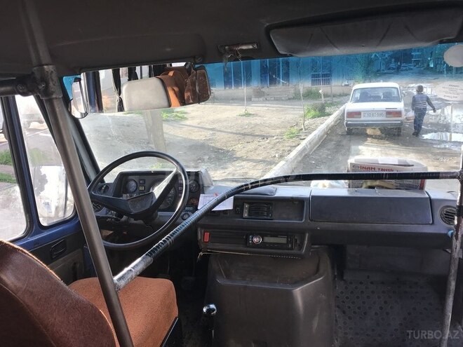 Mercedes 208 D 1994, 250,399 km - 2.3 л - Gəncə
