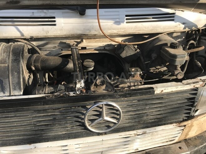 Mercedes 208 D 1994, 250,399 km - 2.3 л - Gəncə