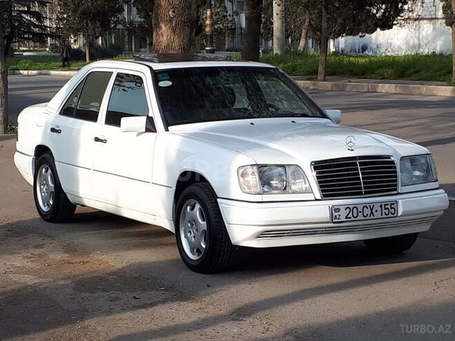 Mercedes E 220 1995, 280,000 km - 2.2 l - Gəncə