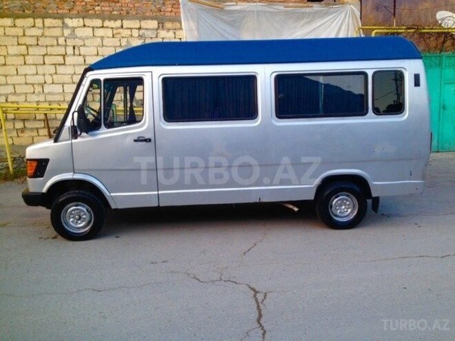 Mercedes 208 D 1992, 223,000 km - 2.3 l - Şəki