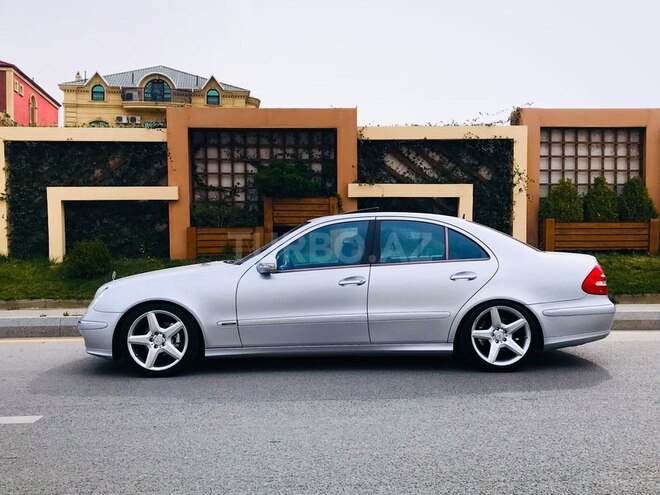 Mercedes E 320 2002, 235,000 km - 3.2 l - Bakı