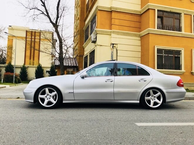 Mercedes E 320 2002, 235,000 km - 3.2 l - Bakı
