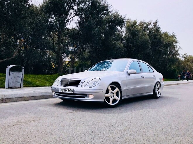 Mercedes E 320 2002, 235,000 km - 3.2 l - Bakı