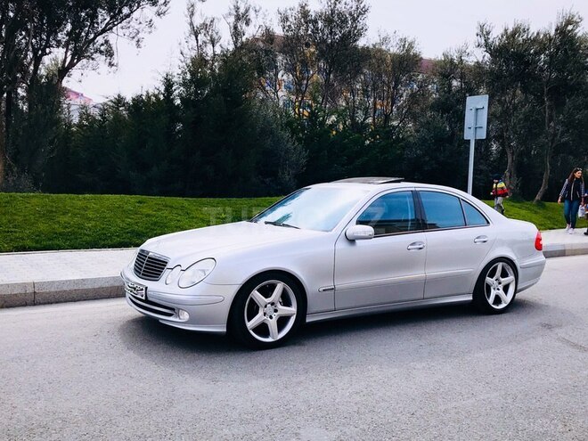 Mercedes E 320 2002, 235,000 km - 3.2 l - Bakı