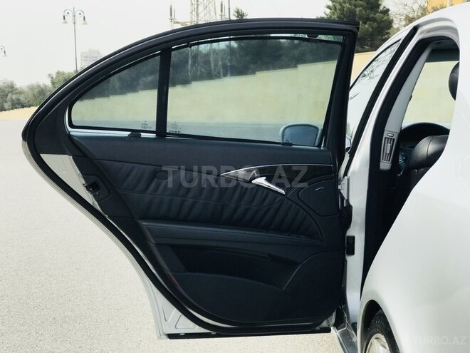 Mercedes E 320 2002, 235,000 km - 3.2 l - Bakı