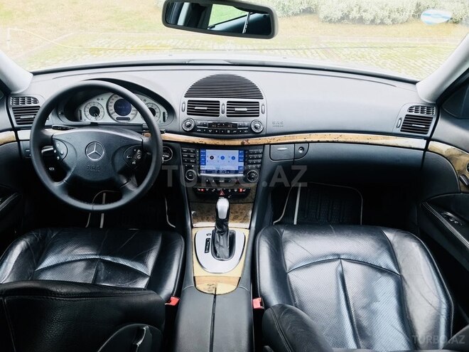 Mercedes E 320 2002, 235,000 km - 3.2 l - Bakı