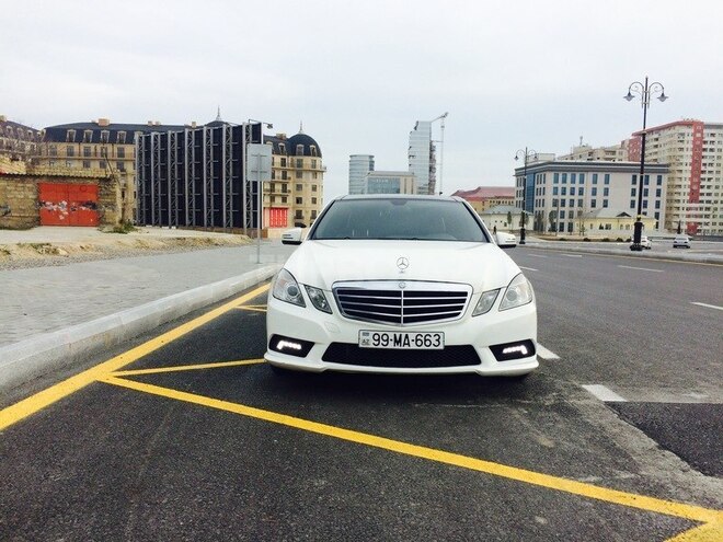 Mercedes E 350 2009, 118,000 km - 3.5 l - Bakı