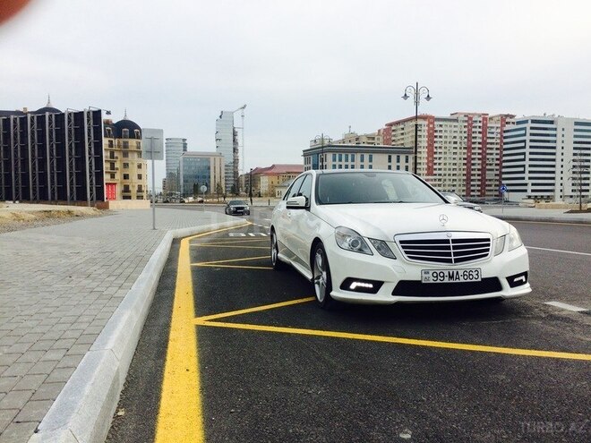 Mercedes E 350 2009, 118,000 km - 3.5 l - Bakı