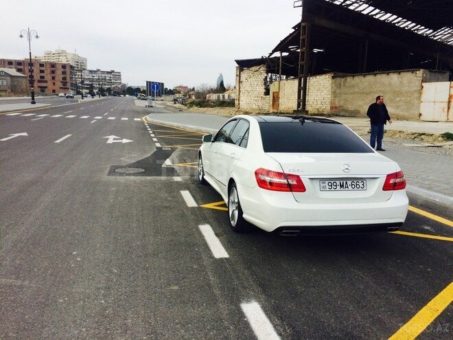 Mercedes E 350 2009, 118,000 km - 3.5 l - Bakı