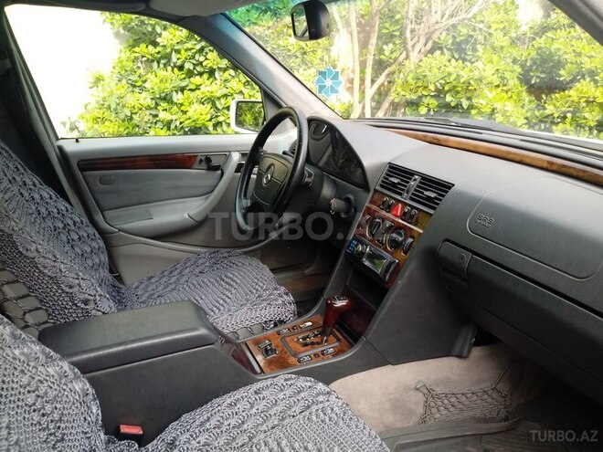 Mercedes C 230 1999, 159,700 km - 2.3 l - Bakı