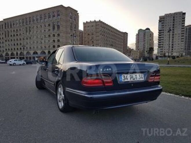 Mercedes E 240 2000, 290,000 km - 2.4 l - Bakı