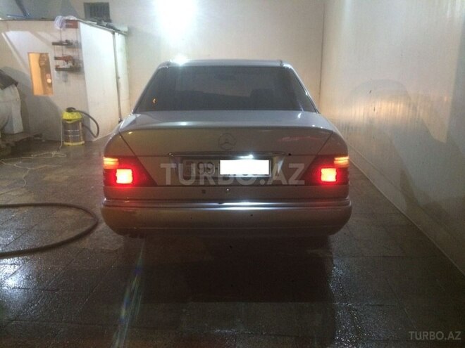 Mercedes E 280 1994, 292,000 km - 2.8 l - Bakı