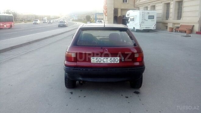 Opel Astra 1994, 200,000 km - 1.6 l - Bakı