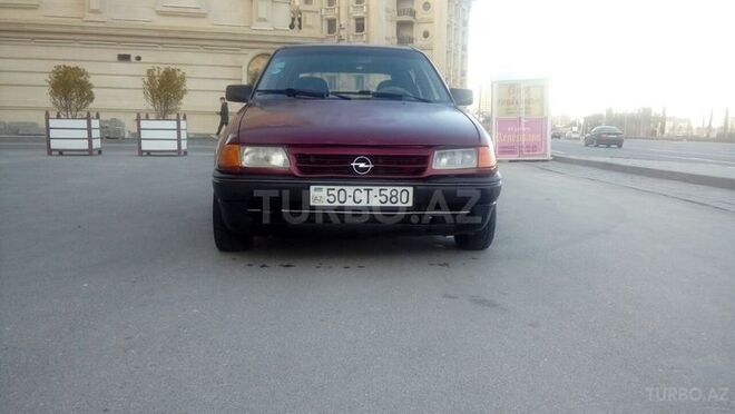 Opel Astra 1994, 200,000 km - 1.6 l - Bakı