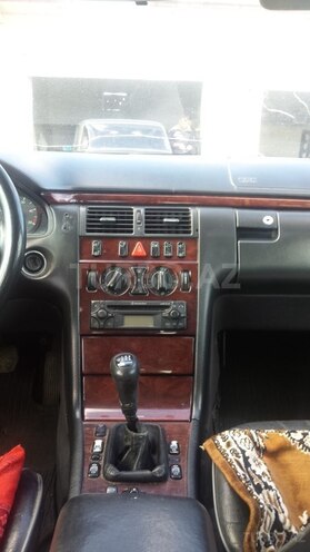 Mercedes E 220 2000, 730,000 km - 2.2 l - Bakı