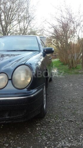 Mercedes E 220 2000, 730,000 km - 2.2 l - Bakı