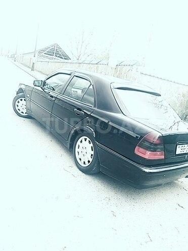Mercedes C 220 1998, 300,000 km - 2.2 л - Qəbələ