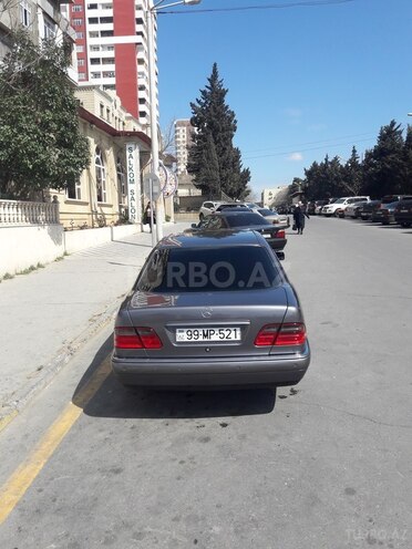 Mercedes E 230 1997, 320,000 km - 2.3 л - Bakı