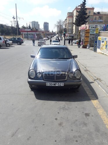 Mercedes E 230 1997, 320,000 km - 2.3 л - Bakı