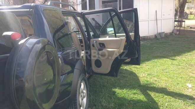 Land Rover Freelander 2004, 250,000 km - 0.3 л - Qusar