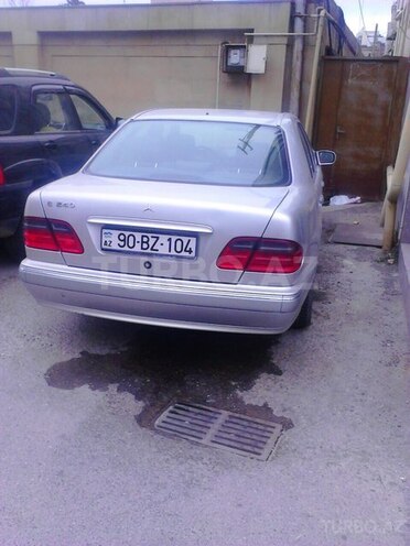 Mercedes E 240 1999, 217,000 km - 2.4 l - Bakı