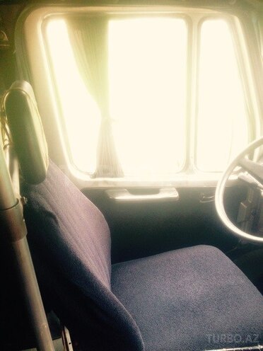 Mercedes 208 D 1992, 223,000 km - 2.3 l - Şəki
