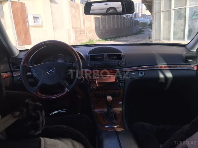 Mercedes E 220 2003, 200,000 km - 2.2 l - Bakı