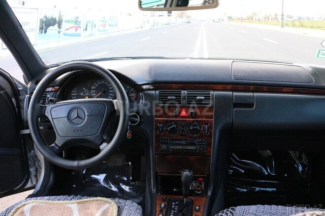 Mercedes C 240 1999, 201,000 km - 2.4 l - Sumqayıt