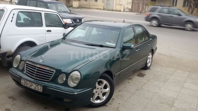 Mercedes E 240 1999, 200,000 km - 2.4 л - Bakı
