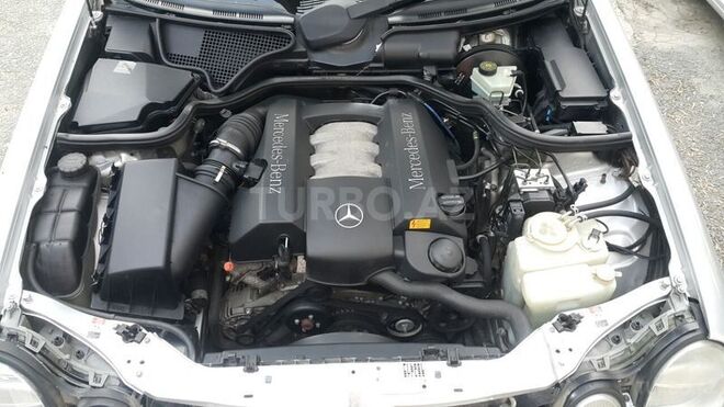 Mercedes E 240 1999, 300,000 km - 2.6 l - Quba