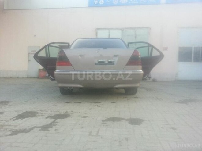 Mercedes C 220 1993, 401,000 km - 2.2 л - Sumqayıt
