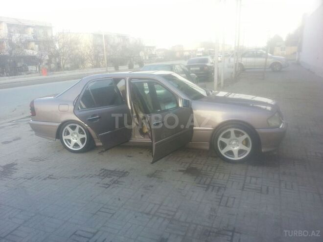 Mercedes C 220 1993, 401,000 km - 2.2 л - Sumqayıt