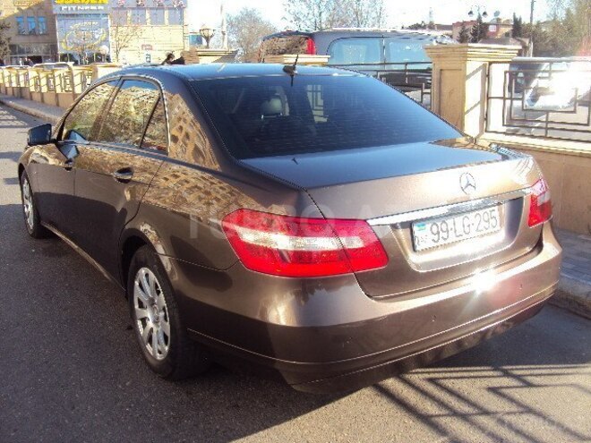 Mercedes E 220 2009, 202,000 km - 2.2 l - Bakı