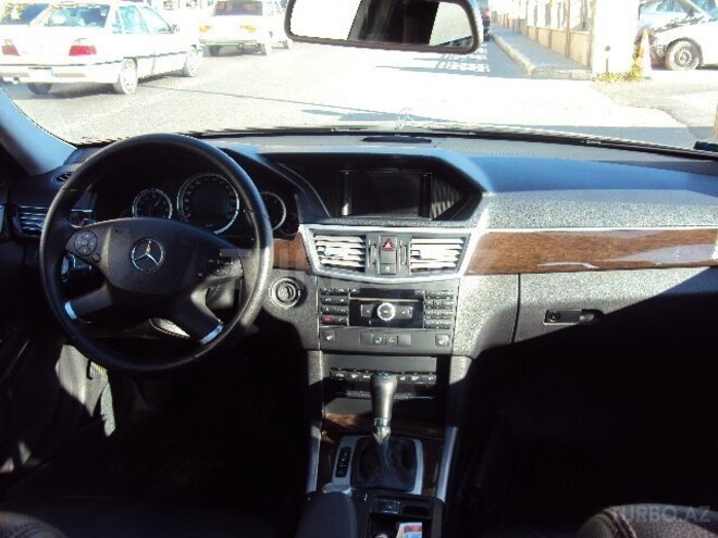 Mercedes E 220 2009, 202,000 km - 2.2 l - Bakı