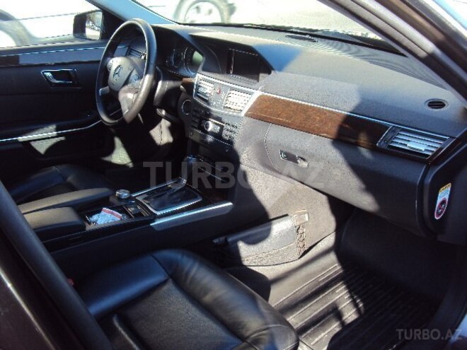 Mercedes E 220 2009, 202,000 km - 2.2 l - Bakı