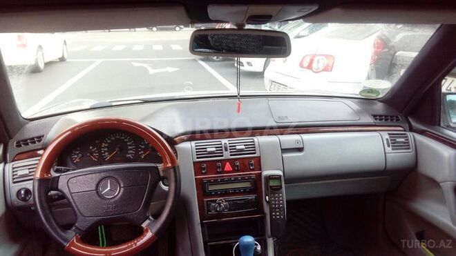 Mercedes E 240 1998, 355,555 km - 2.4 l - Bakı