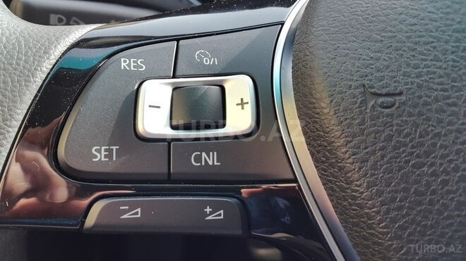 Volkswagen Passat 2017, 8,800 km - 1.8 l - Bakı